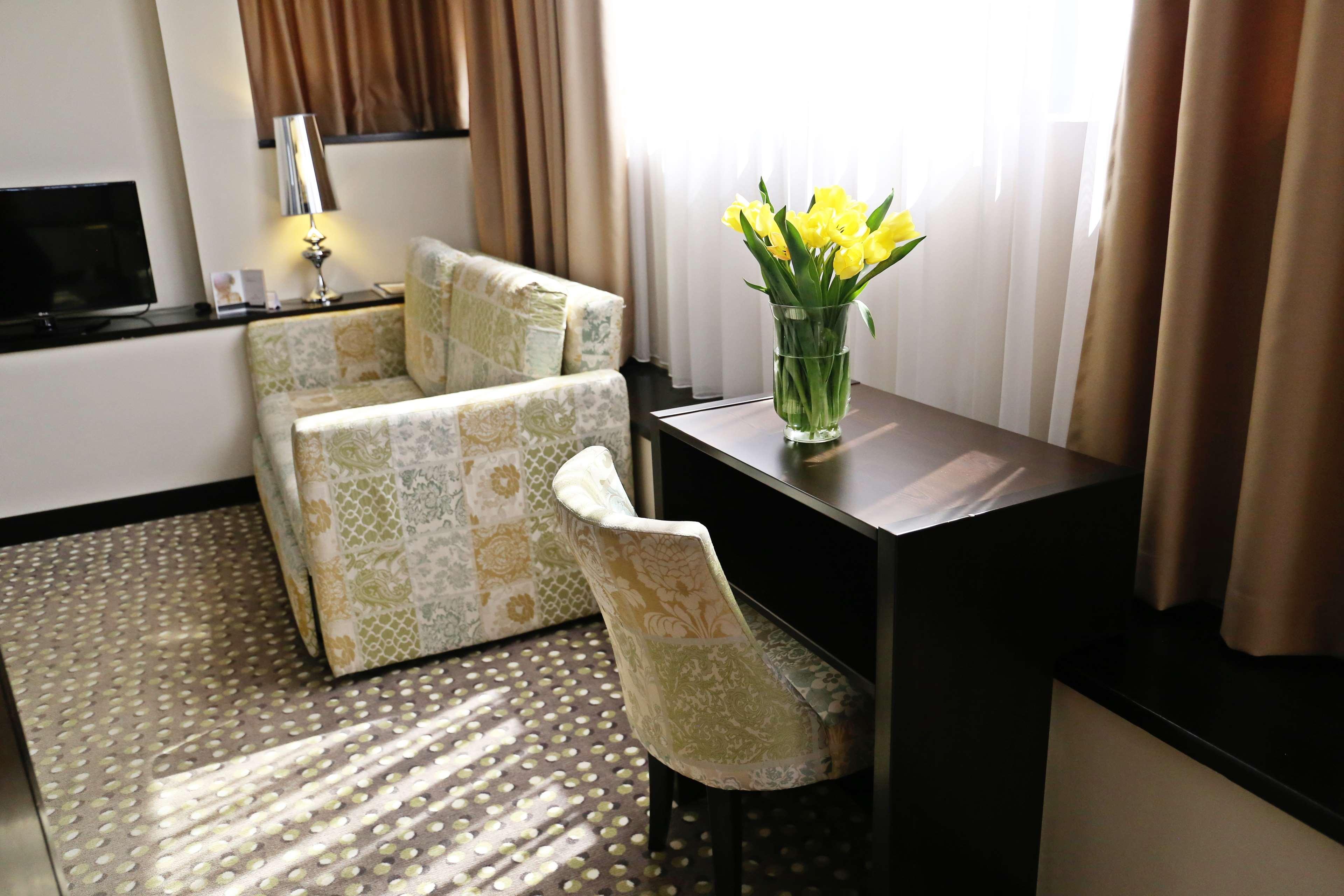 Golden Tulip Victoria
