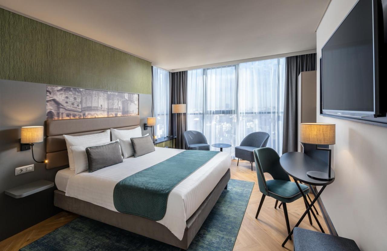 Hotel Golden Tulip Victoria 4*