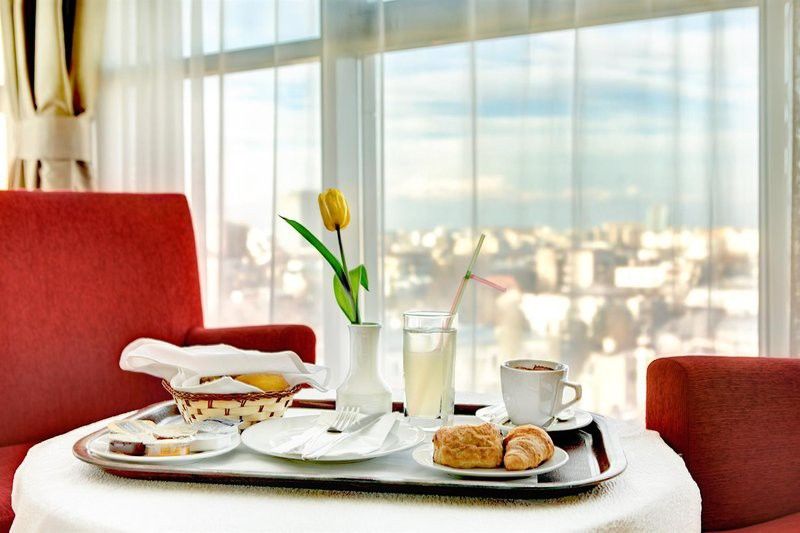 Hotel Golden Tulip Victoria 4*